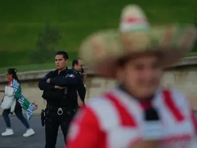 Pengamanan di stadion Meksiko